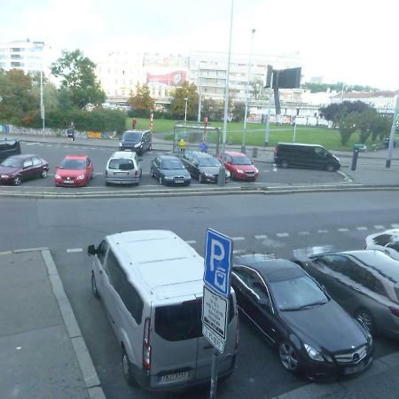 Apartman Van Ng Прага Екстериор снимка