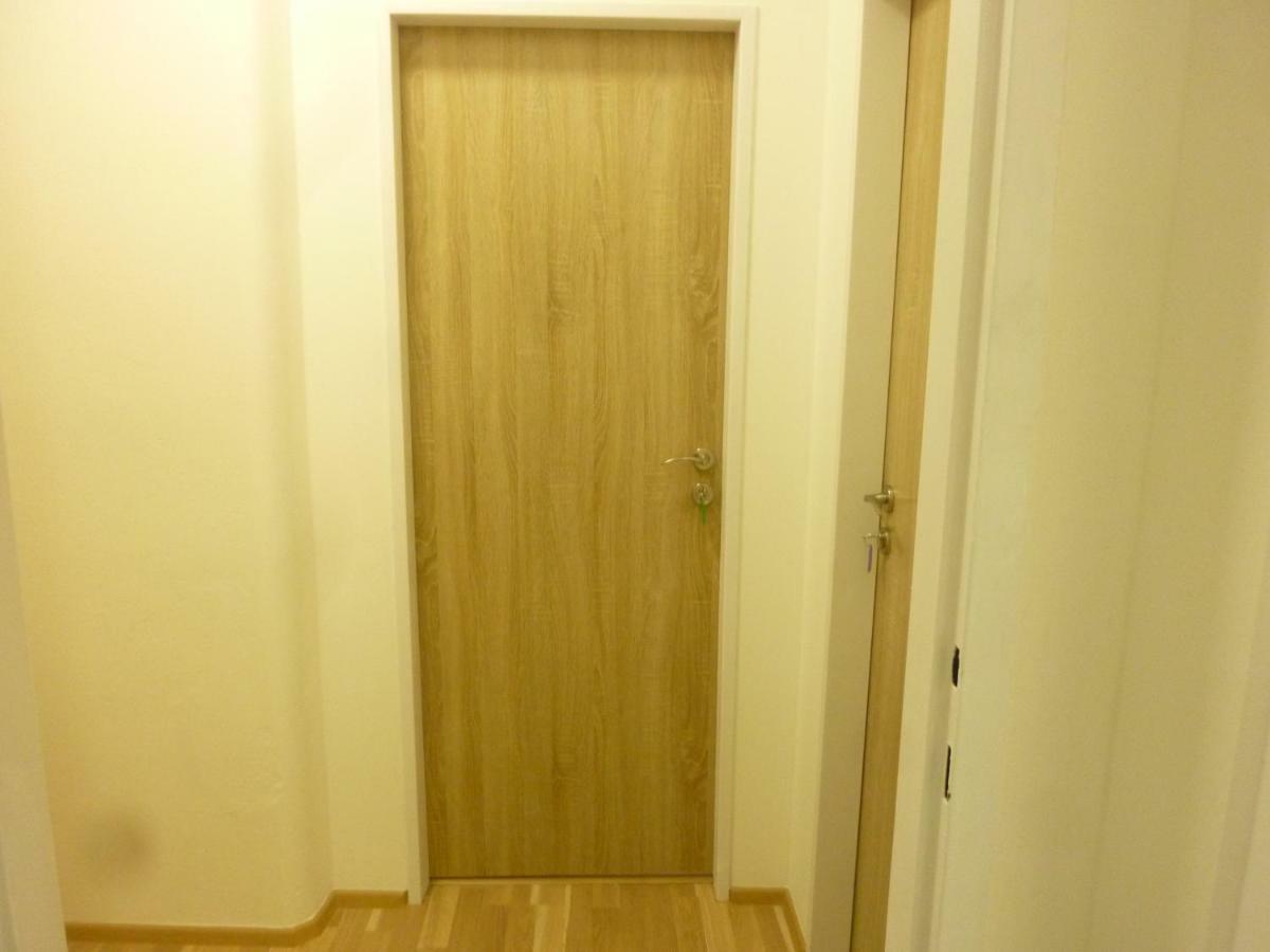 Apartman Van Ng Прага Екстериор снимка