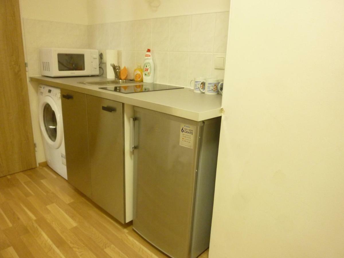 Apartman Van Ng Прага Екстериор снимка